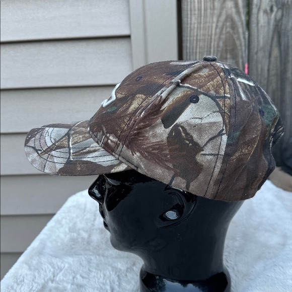 Chevrolet Camouflage hat with Logo - Picture 2 of 6